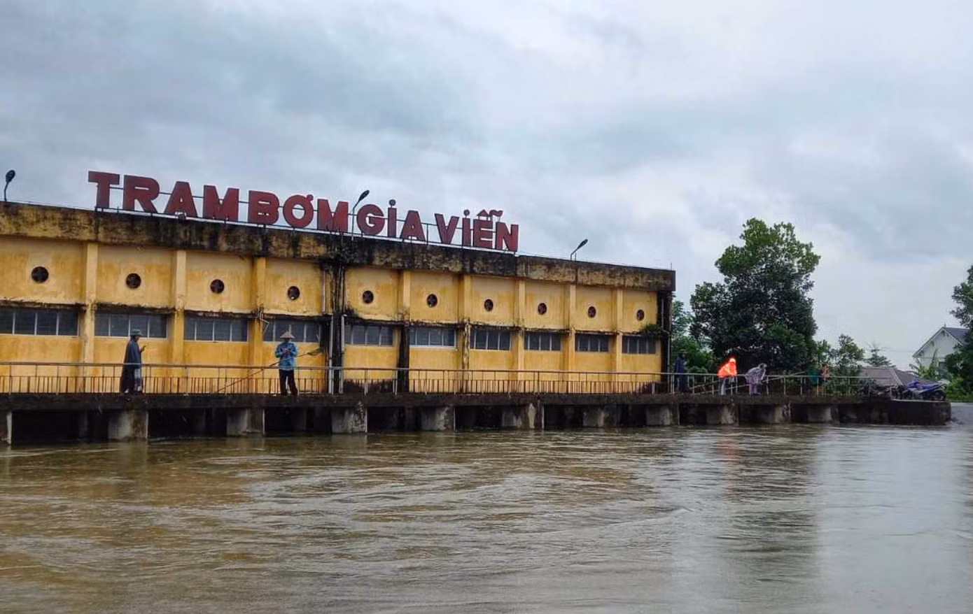Trạm Bơm Gia Viễn (tỉnh Ninh Bình) chủ động tiêu, thoát nước. Trạm Bơm Gia Viễn (tỉnh Ninh Bình) chủ động tiêu, thoát nước.