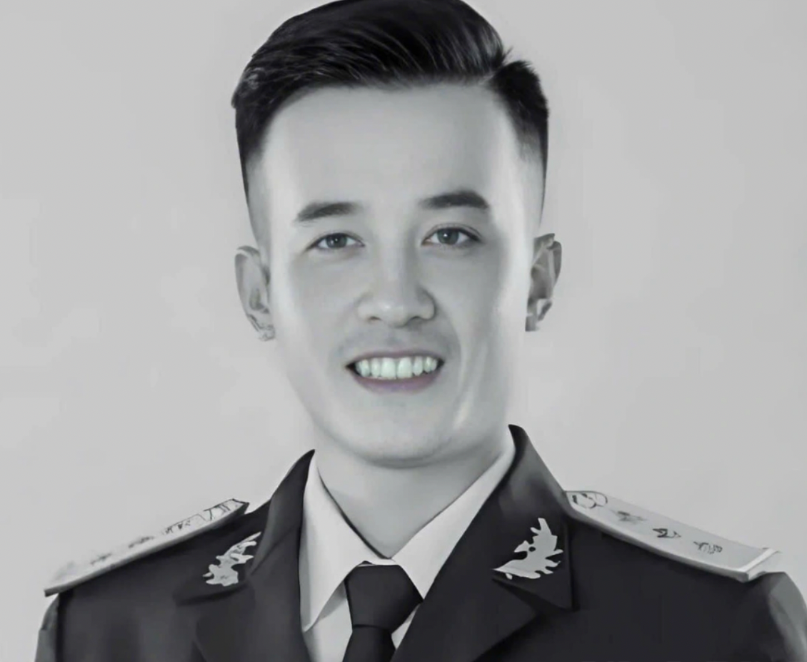 Di ảnh đại úy Nguyễn Đình Khiêm. Di ảnh đại úy Nguyễn Đình Khiêm.