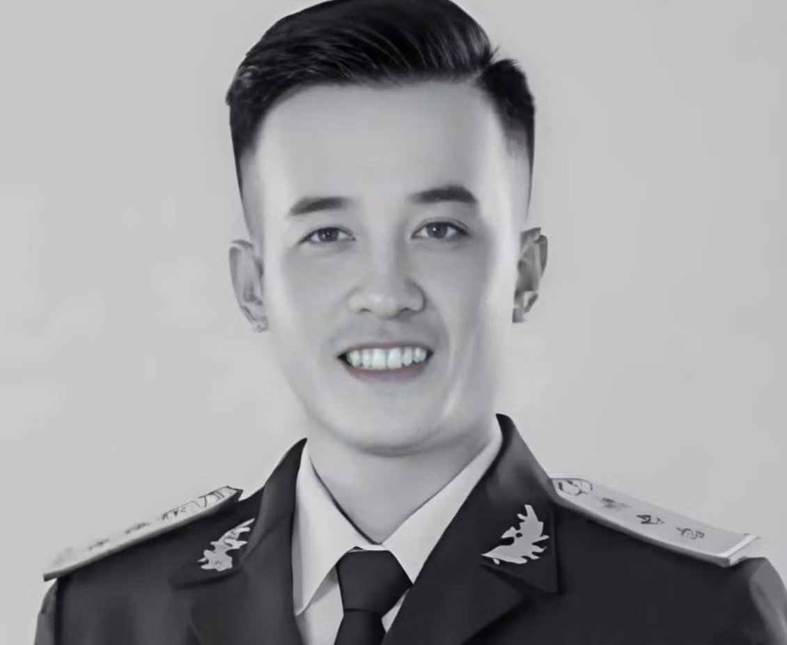 Thượng úy Nguyễn Đình Khiêm, xã Yên Mỹ, huyện Yên Mô đã anh dũng hi sinh khi làm nhiệm vụ phòng, chống bão số 3. Thượng úy Nguyễn Đình Khiêm, xã Yên Mỹ, huyện Yên Mô đã anh dũng hi sinh khi làm nhiệm vụ phòng, chống bão số 3.