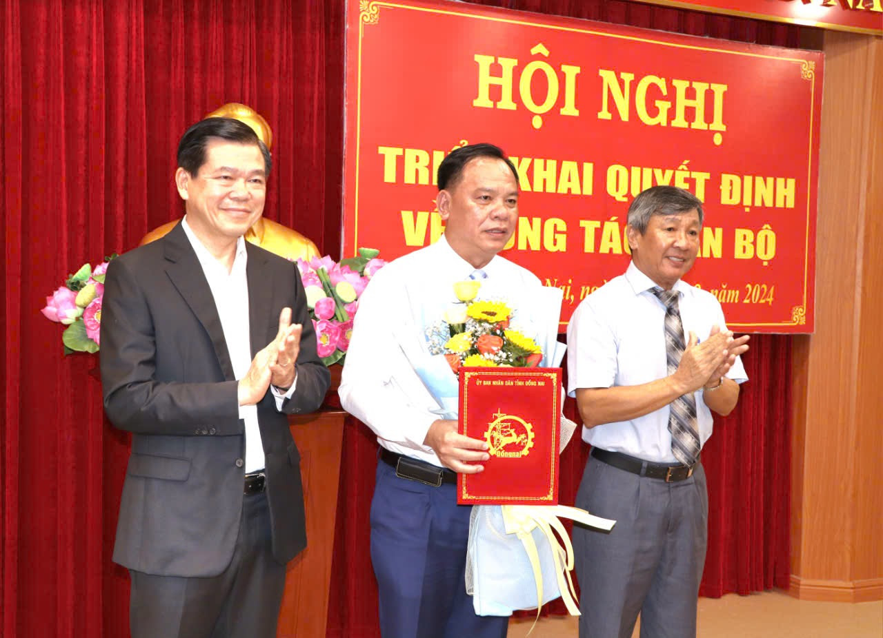 Ông Võ Tấn Đức nhận quyết định của Thủ tướng chuẩn y chức danh Chủ tịch UBND tỉnh Đồng Nai