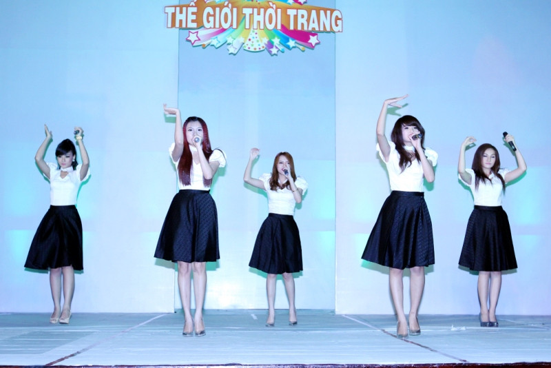 Các cô gái dễ thương và xinh đẹp trong nhóm TVM cover lại ca khúc đình đám của nhóm nhạc Hàn Quốc T-ara 