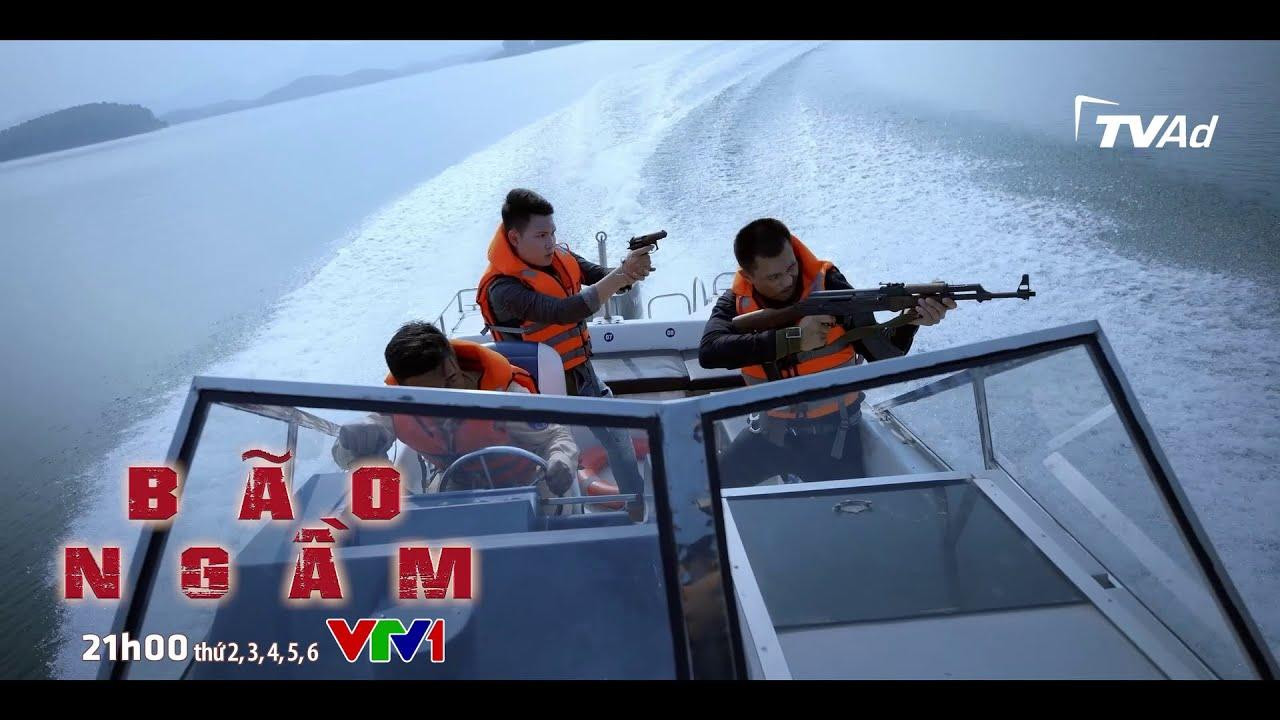 Cảnh rượt đuổi trên hồ Thác Bà.