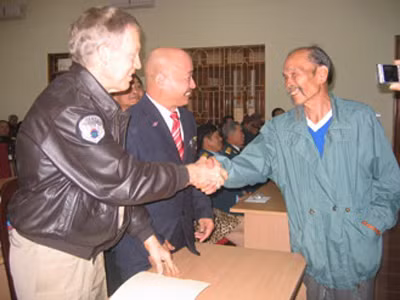 Gặp lại người từng ở bên kia chiến tuyến 