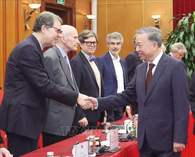 Tổng Bí thư Tô Lâm và các đại biểu. Ảnh: Thống Nhất/TTXVN Tổng Bí thư Tô Lâm và các đại biểu. Ảnh: Thống Nhất/TTXVN