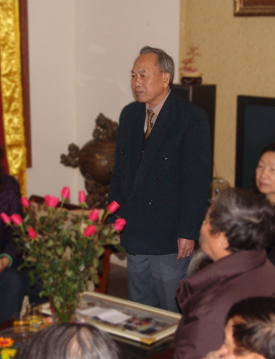 Tiến sỹ Nguyễn Quốc Việt (đứng). Tiến sỹ Nguyễn Quốc Việt (đứng)