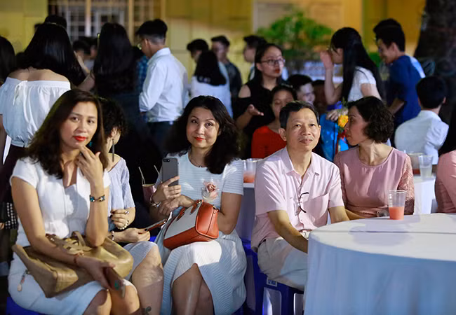 Lễ tri ân xúc động của thầy trò trường Chu Văn An ảnh 8