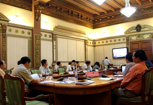 Lãnh đạo UBND TP HCM cùng các sở, ngành dự hội nghị trực tuyến với Ủy ban an toàn giao thông quốc gia và 62 tỉnh thành khác sáng 3/1