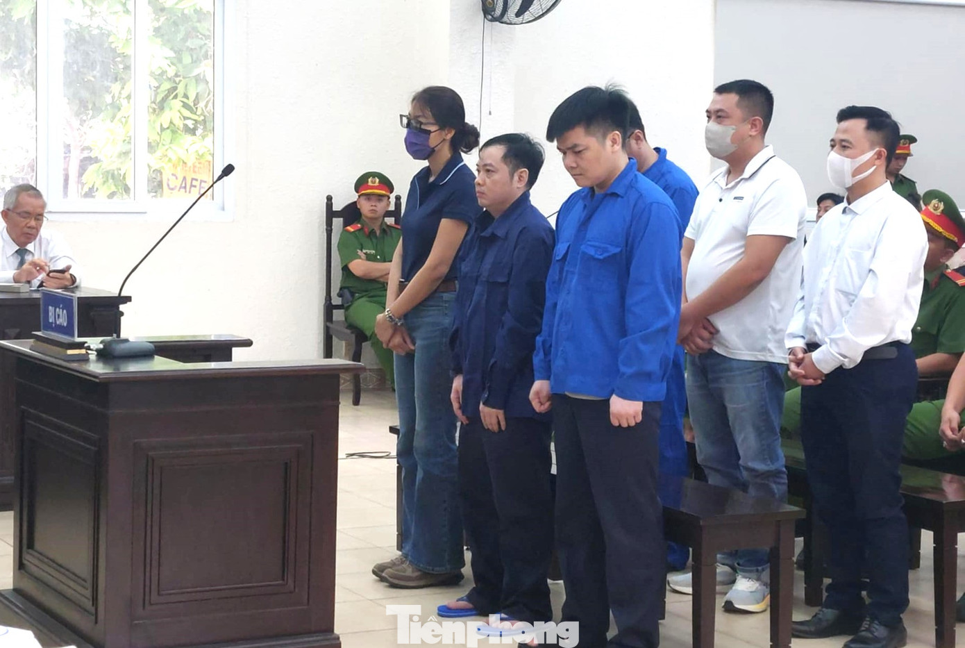 Các bị cáo nghe tuyên án