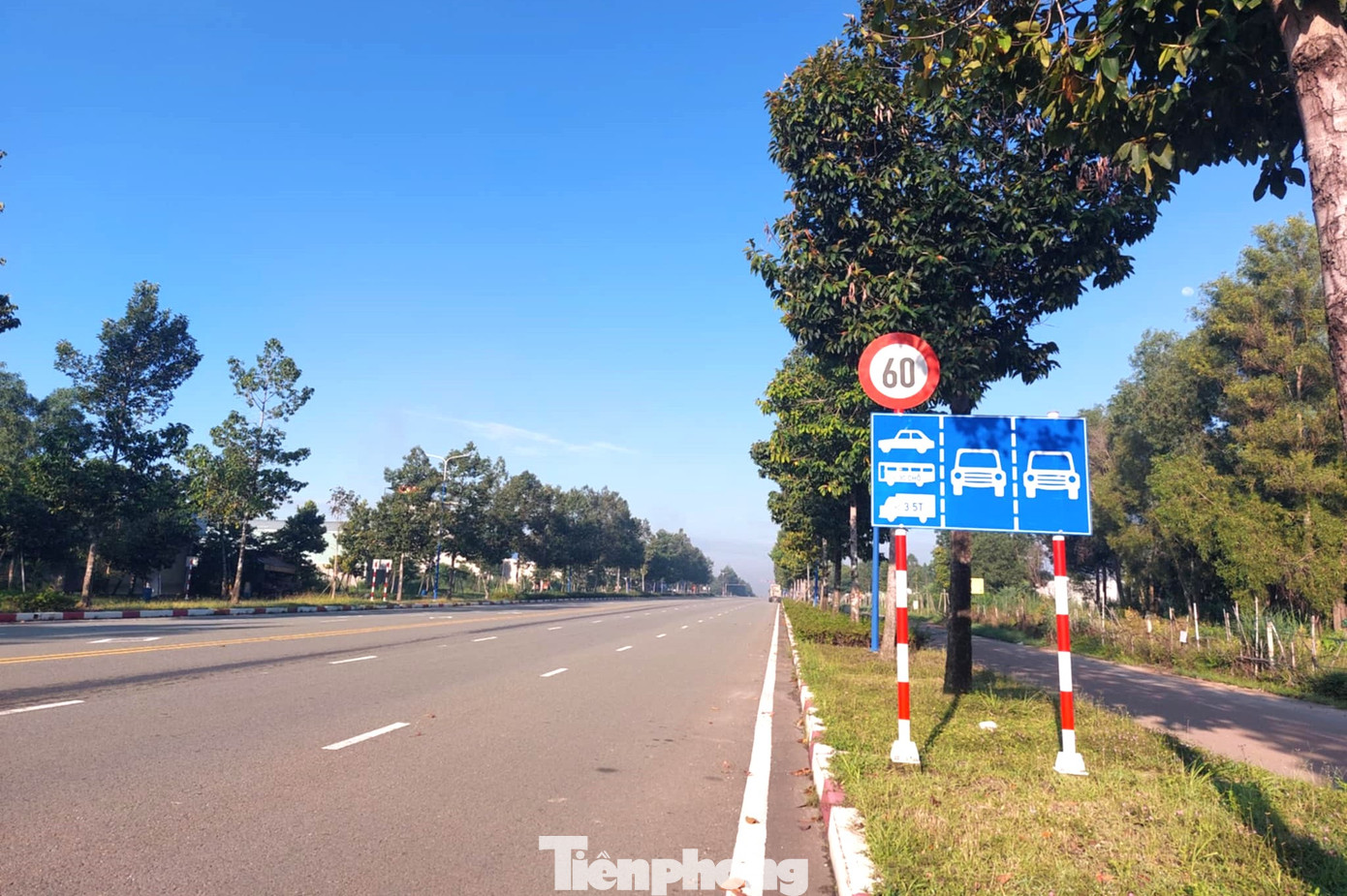 Ông Nguyễn Anh Minh, Giám đốc Sở GTVT tỉnh Bình Dương cho biết, địa phương sẽ rà soát lại dự án Vành đai 4 TPHCM, sau đó có báo cáo đến UBND TPHCM (đơn vị được giao chủ trì phối hợp của dự án) và các tỉnh liên quan. Sau đó, trên cơ sở này, các đơn vị liên quan sẽ trình Bộ GTVT và trình Quốc hội vào cuối năm nay. Ông Nguyễn Anh Minh, Giám đốc Sở GTVT tỉnh Bình Dương cho biết, địa phương sẽ rà soát lại dự án Vành đai 4 TPHCM, sau đó có báo cáo đến UBND TPHCM (đơn vị được giao chủ trì phối hợp của dự án) và các tỉnh liên quan. Sau đó, trên cơ sở này, các đơn vị liên quan sẽ trình Bộ GTVT và trình Quốc hội vào cuối năm nay.