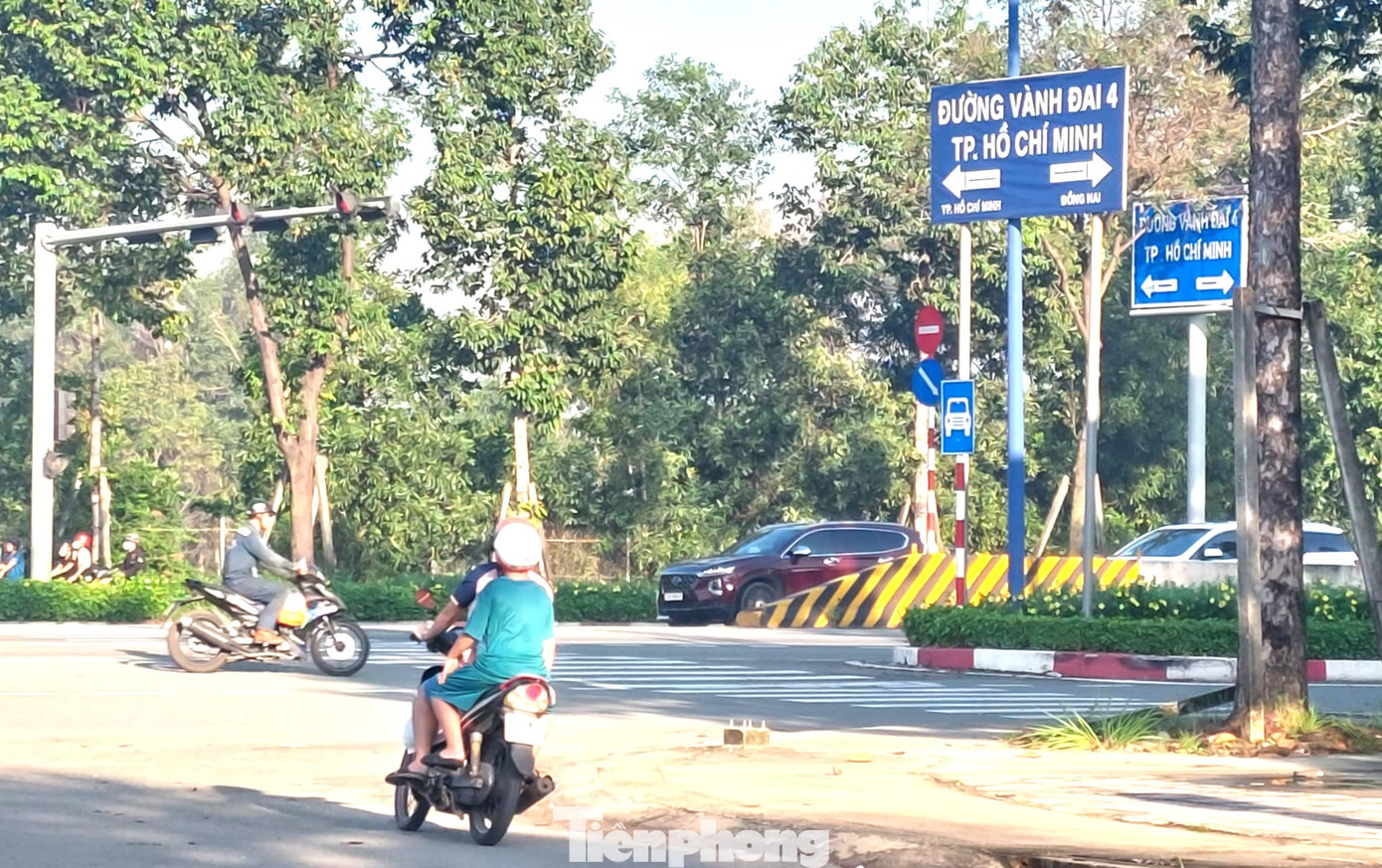 Điểm giao giữa đường NE2 với đường Mỹ Phước Tân Vạn. Điểm giao giữa đường NE2 với đường Mỹ Phước Tân Vạn.