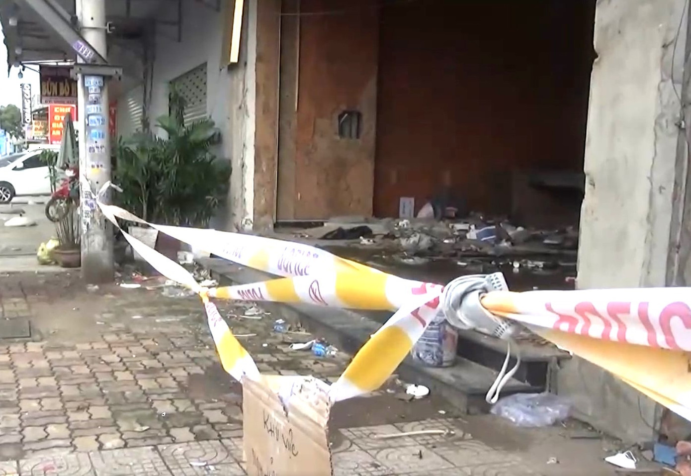 Hiện trường đang được công an phong tỏa Hiện trường đang được công an phong tỏa