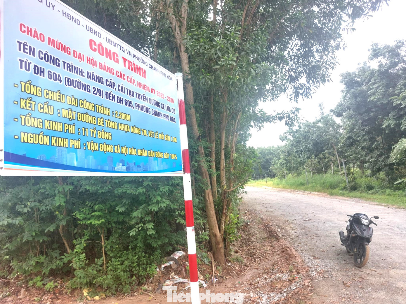 Tuyến đường dài 2,2km ở phường Chánh Phú Hòa (TP Bến Cát) được người dân hiến đất, góp tiền xây dựng Tuyến đường dài 2,2km ở phường Chánh Phú Hòa (TP Bến Cát) được người dân hiến đất, góp tiền xây dựng