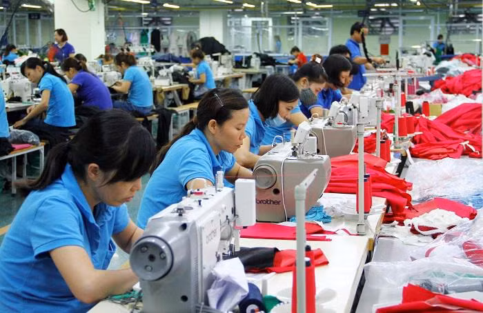 Cuộc sống của công nhân lao động còn nhiều khó khăn. Cuộc sống của công nhân lao động còn nhiều khó khăn.