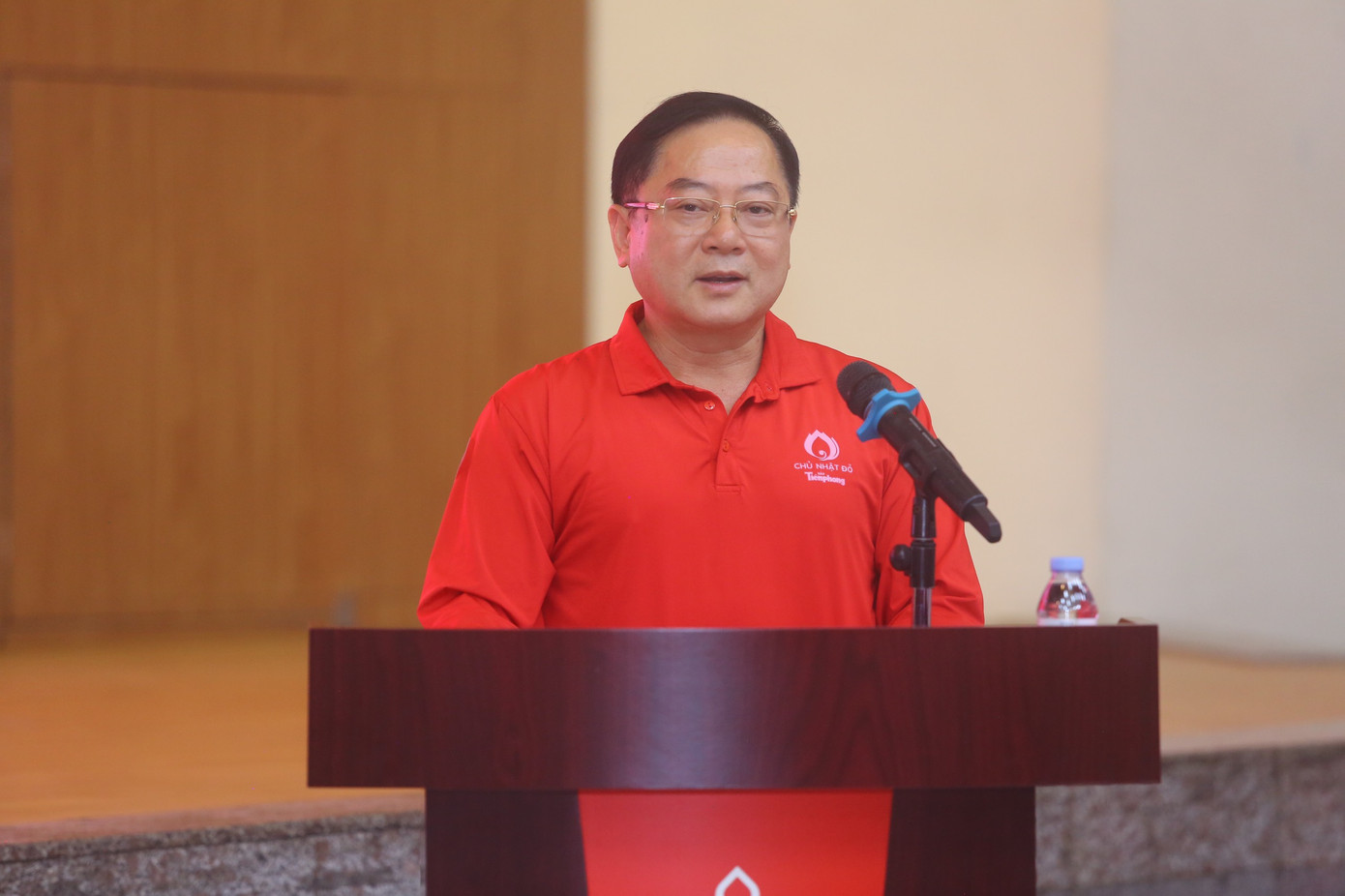 Nhà báo Lê Xuân Sơn - Tổng biên tập Báo Tiền Phong, Trưởng Ban tổ chức Chủ Nhật Đỏ. Ảnh: Duy Phạm