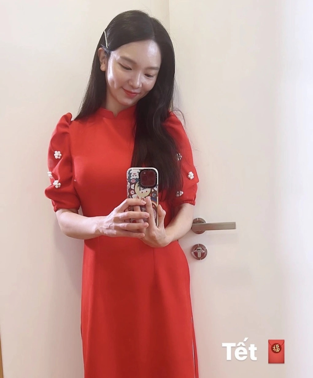 Park Eun Sol trong trang phục áo dài Việt Nam (Ảnh: NVCC).