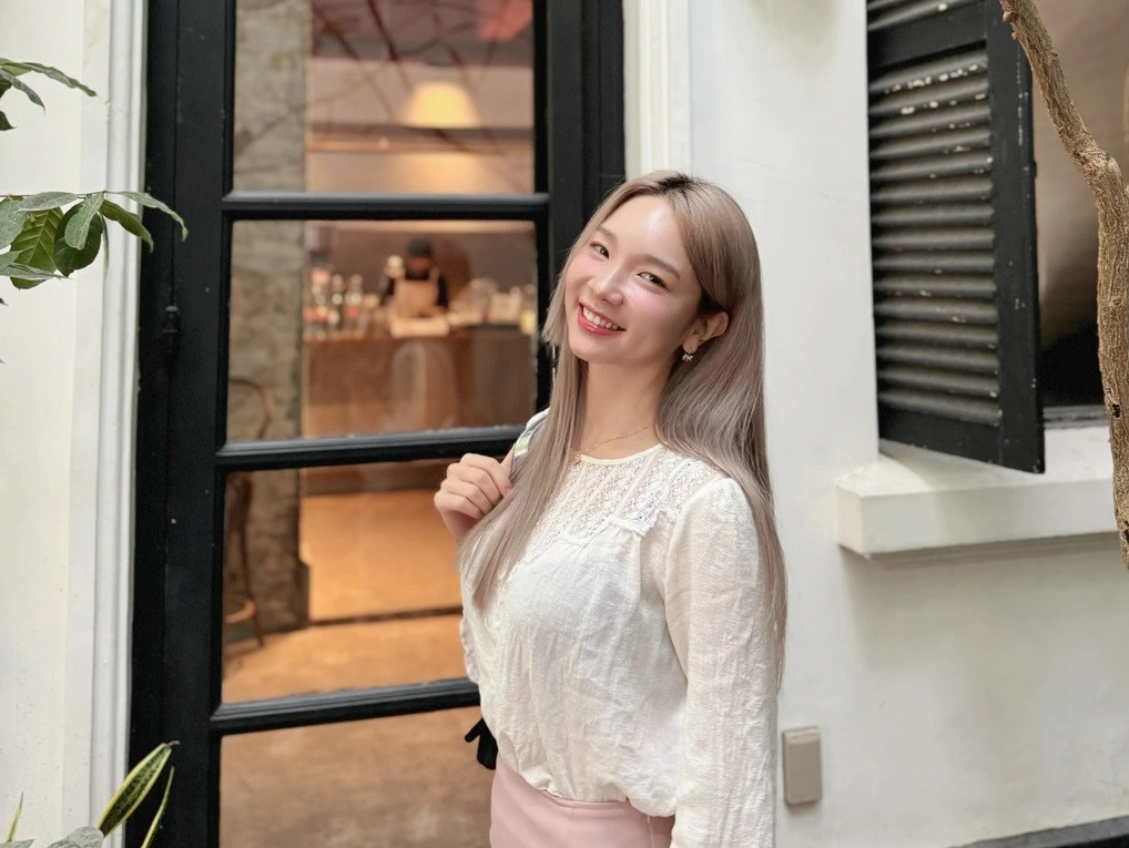 Bạn bè khen cô là người "có tầm nhìn xa" khi lựa chọn Việt Nam lập nghiệp (Ảnh: NVCC).