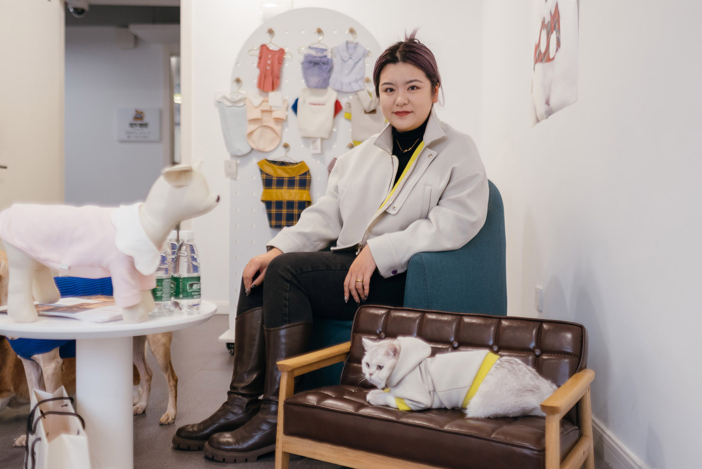 Lu Yangyang tại văn phòng công ty của mình ở Thượng Hải. Ảnh: Sixth Tone Lu Yangyang tại văn phòng công ty của mình ở Thượng Hải. Ảnh: Sixth Tone