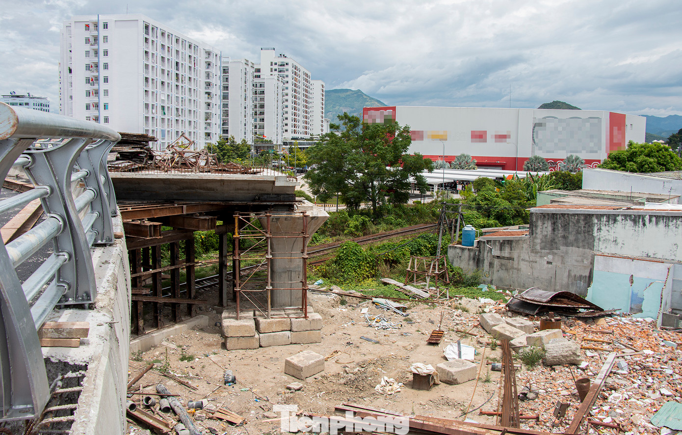 Do chưa hoàn thành nên nhánh N4 sẽ được đóng. Theo kế hoạch phân luồng, từ ngày 2/9, người dân đi vào nút giao thông Ngọc Hội hướng từ huyện Diên Khánh về TP Nha Trang theo lộ trình lên vòng xuyến nhánh N3 đến nhánh N2 đến đường Vành đai 2 vào đường Tố Hữu; hoặc đi thẳng theo hướng nhánh N3 đi vào đường 23/10.