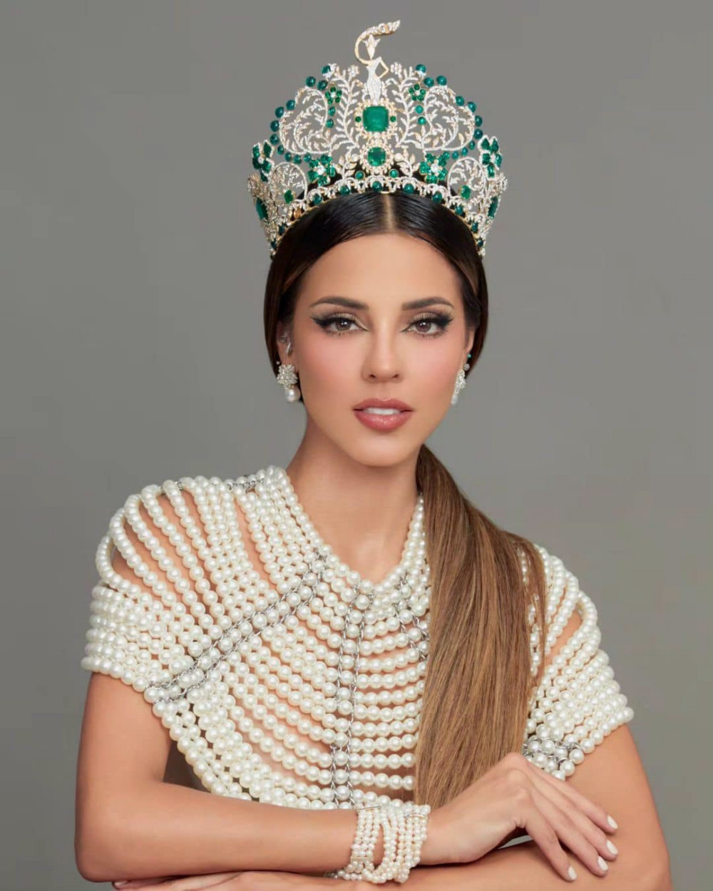 Đương kim Miss Grand International 2023 Luciana Fuster người Peru.