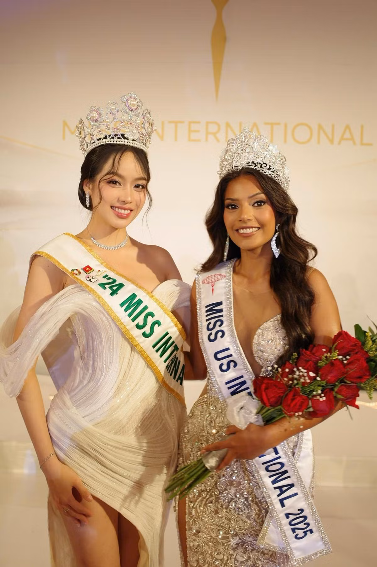 Hoa hậu Thanh Thủy và tân Hoa hậu Quốc tế Mỹ (Miss US International) 2025.