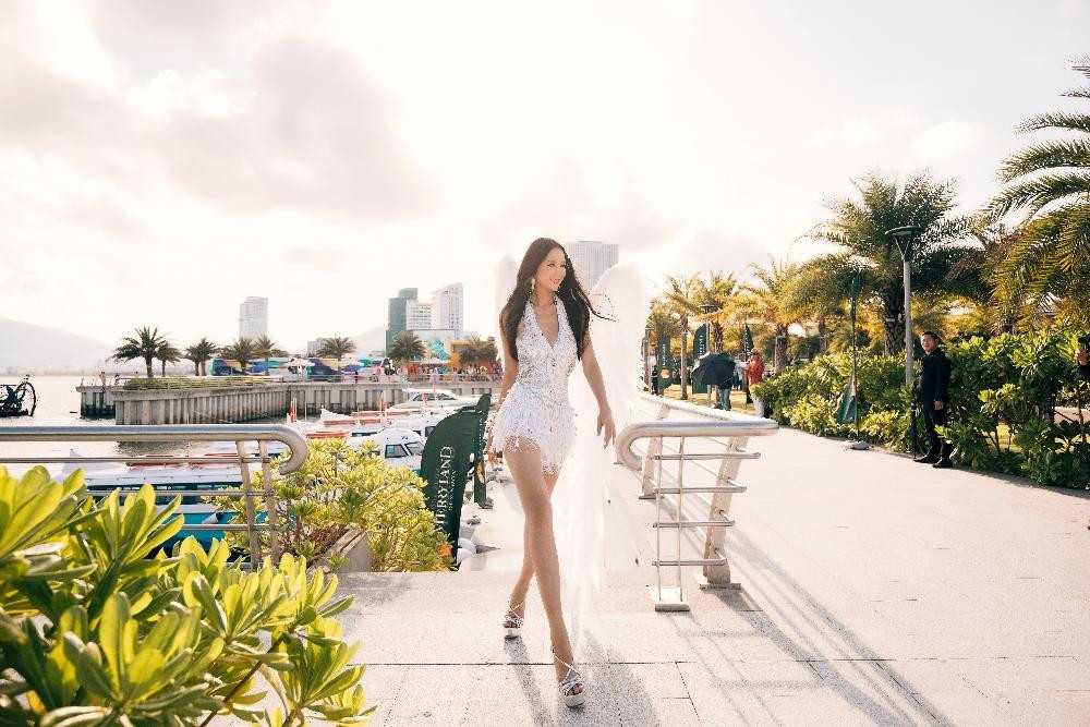 Người đẹp Thời trang Lê Nguyễn Bảo Ngọc, thí sinh đầu tiên có mặt trong Top 20 chung cuộc.