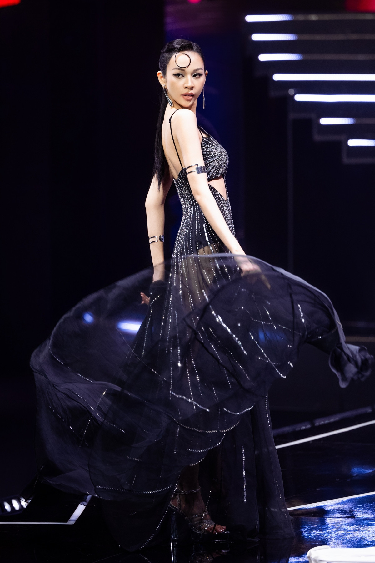 Người đẹp Phí Phương Anh.