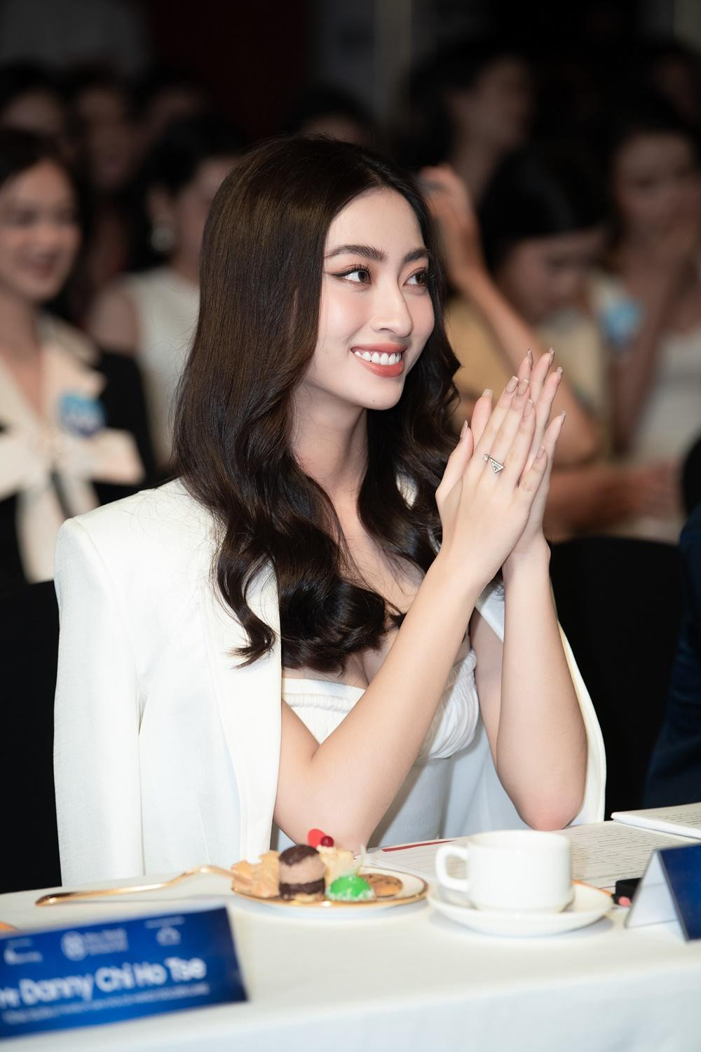 Hoa hậu Lương Thùy Linh