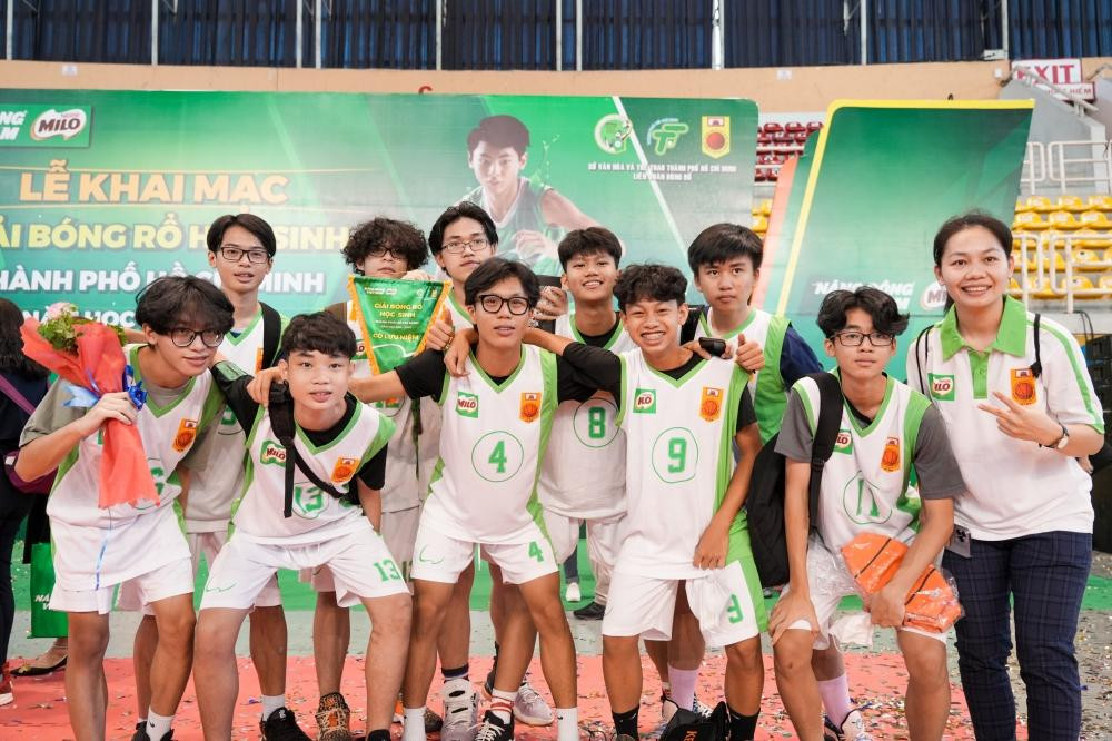 Giải Bóng rổ Học sinh TP.HCM năm học 2021 - 2022 - Cúp Nestlé MILO chào đón hơn 100 đội bóng học sinh tham gia tranh tài.