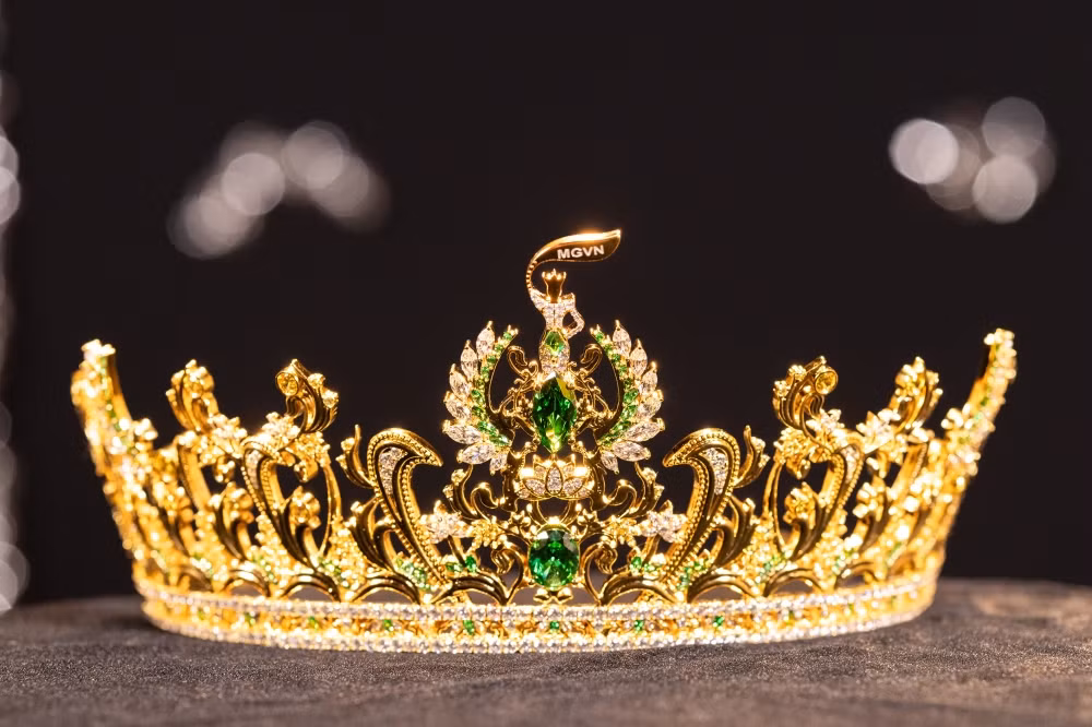 Tiara dành cho Á hậu 2.