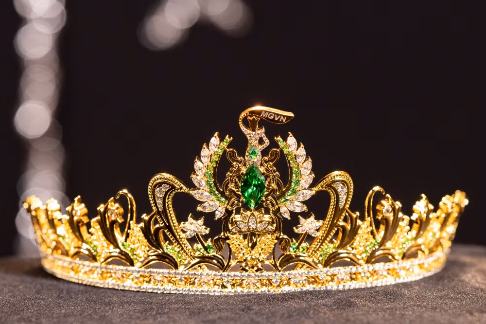 Tiara dành cho Á hậu 4.
