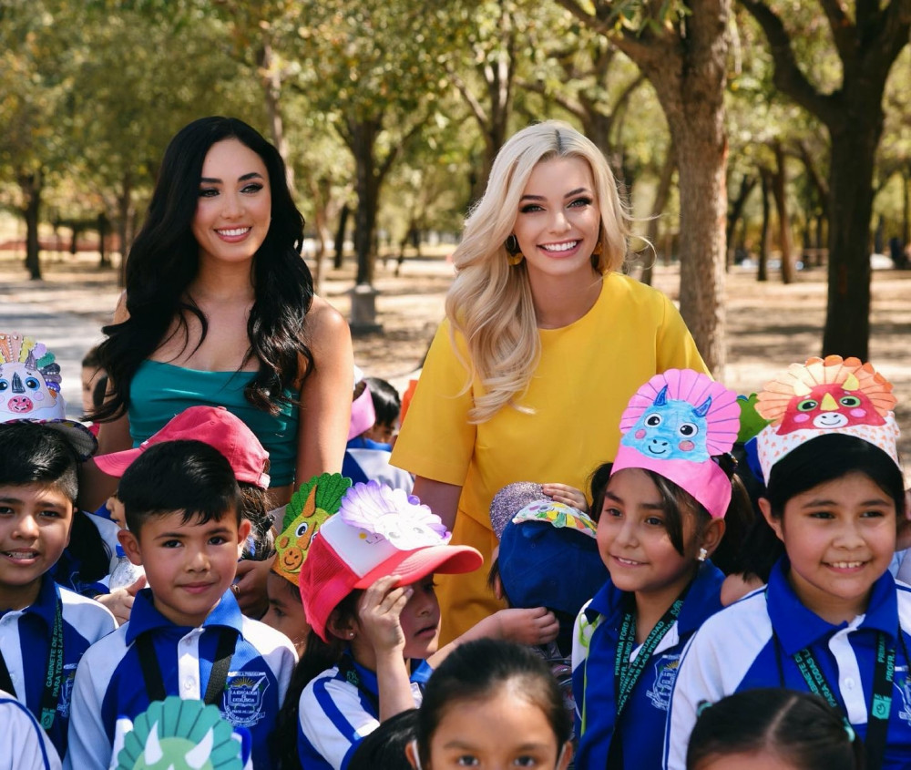 Đương kim Miss World Karolina Bielawska trong một hoạt động gần đây của cô tại Mexico.