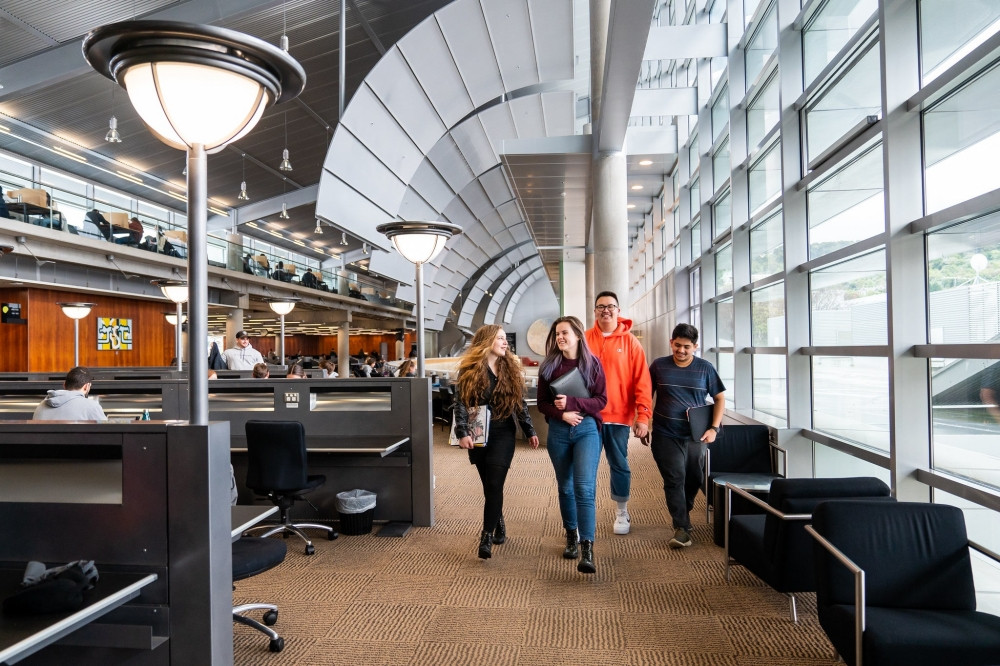 Đại học Otago có nhiều học bổng và hỗ trợ cho HSSV ở nhiều bậc học, từ Cử nhân đến Thạc sĩ và Tiến sĩ.