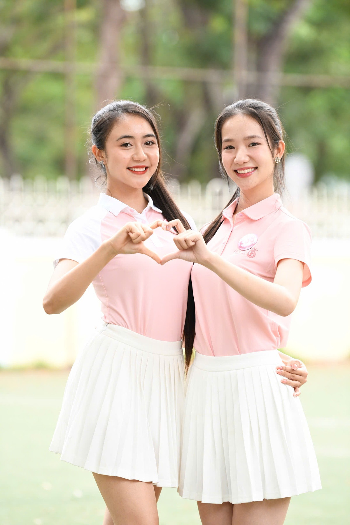 Thí sinh Lê Thị Mỹ Dung (trái) và Nguyễn Phương Nhi (phải). Thí sinh Lê Thị Mỹ Dung (trái) và Nguyễn Phương Nhi (phải).