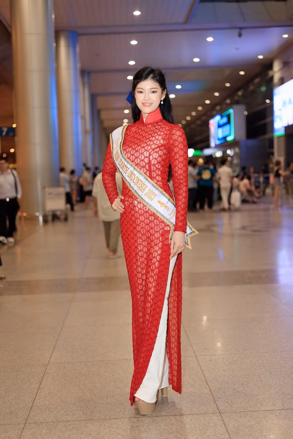 Miss Earth Indonesia - Hoa hậu Trái Đất Indonesia 2023 Cindy Inanto.