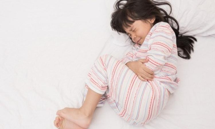 Trẻ bị mắc dị vật có thể gây đau đớn, cha mẹ nên cho con đến cơ sở y tế uy tín ngay. Ảnh minh họa. Nguồn: Internet.