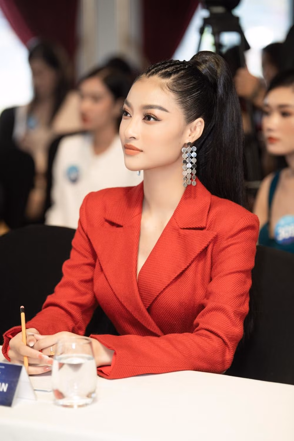 Á hậu Kiều Loan