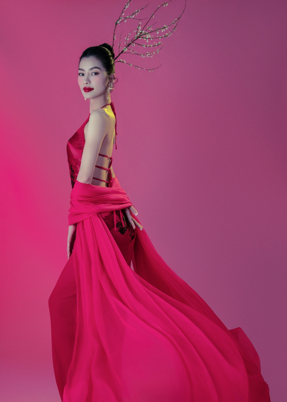 Á hậu Hoàng Thị Nhung Á hậu Hoàng Thị Nhung