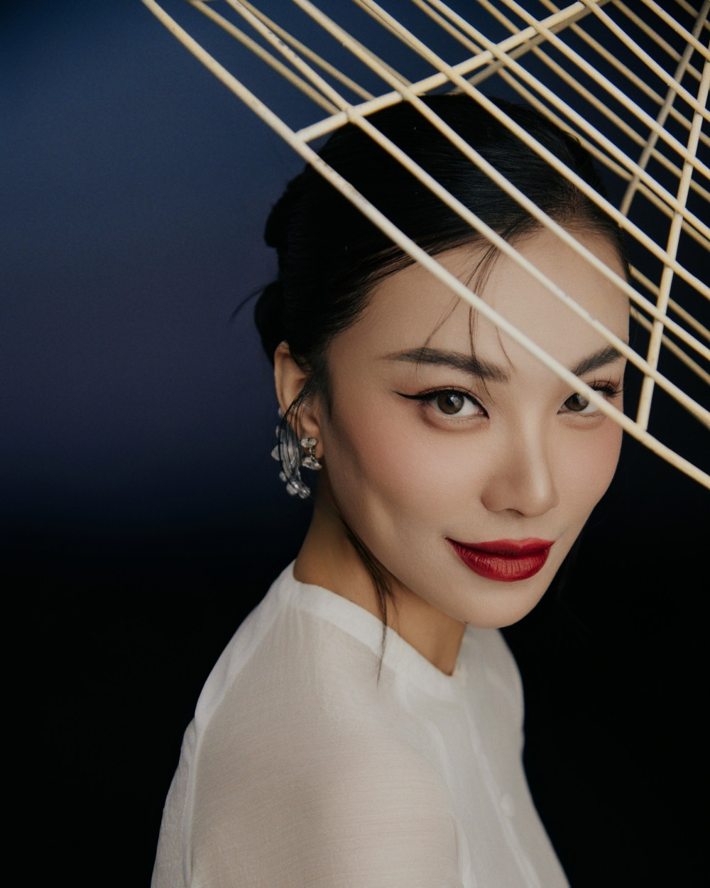 Á hậu 1 Hoa hậu Hoàn vũ Việt Nam 2019 Nguyễn Huỳnh Kim Duyên. Á hậu 1 Hoa hậu Hoàn vũ Việt Nam 2019 Nguyễn Huỳnh Kim Duyên.