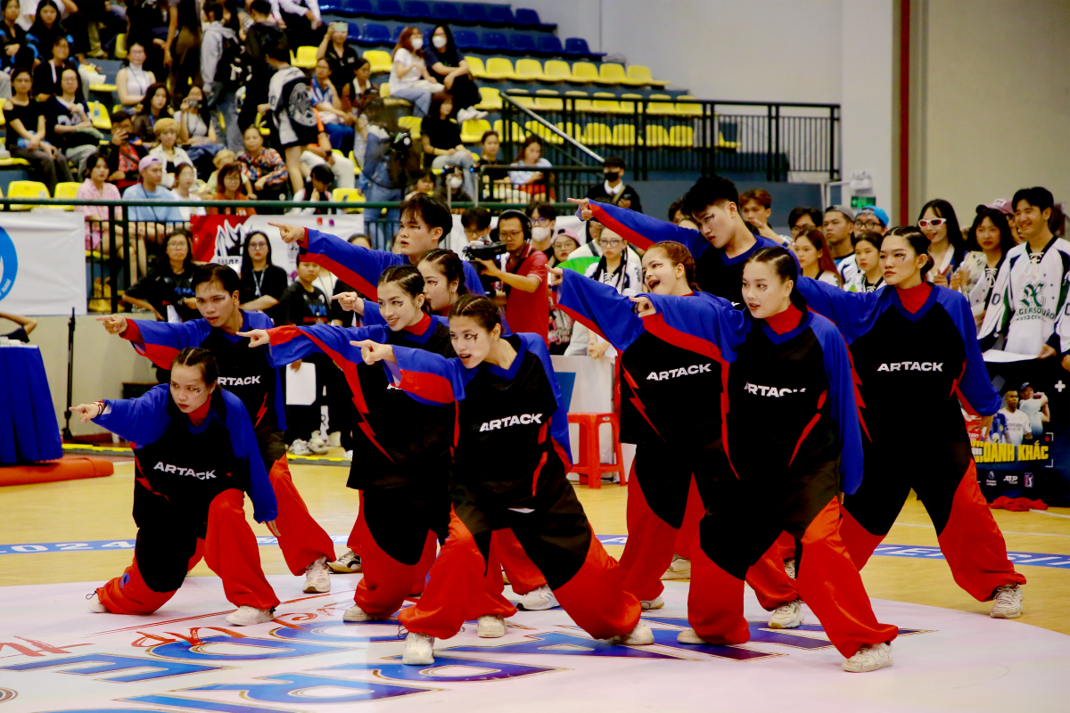 Đại học Quốc tế - ĐHQGTPHCM “chiến” hết mình trên sàn đấu Dance Battle VUG 2024.