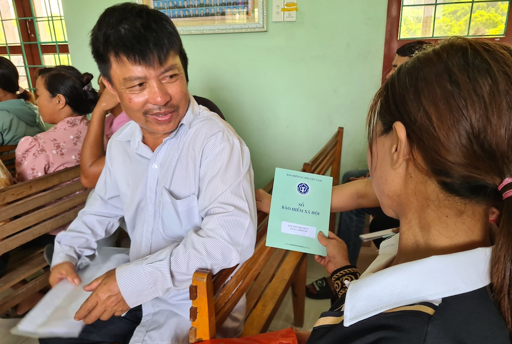 Sẽ từng bước hình thành gói BHXH tự nguyện linh hoạt với nhiều chế độ bổ sung để lao động tự do lựa chọn. Sẽ từng bước hình thành gói BHXH tự nguyện linh hoạt với nhiều chế độ bổ sung để lao động tự do lựa chọn.