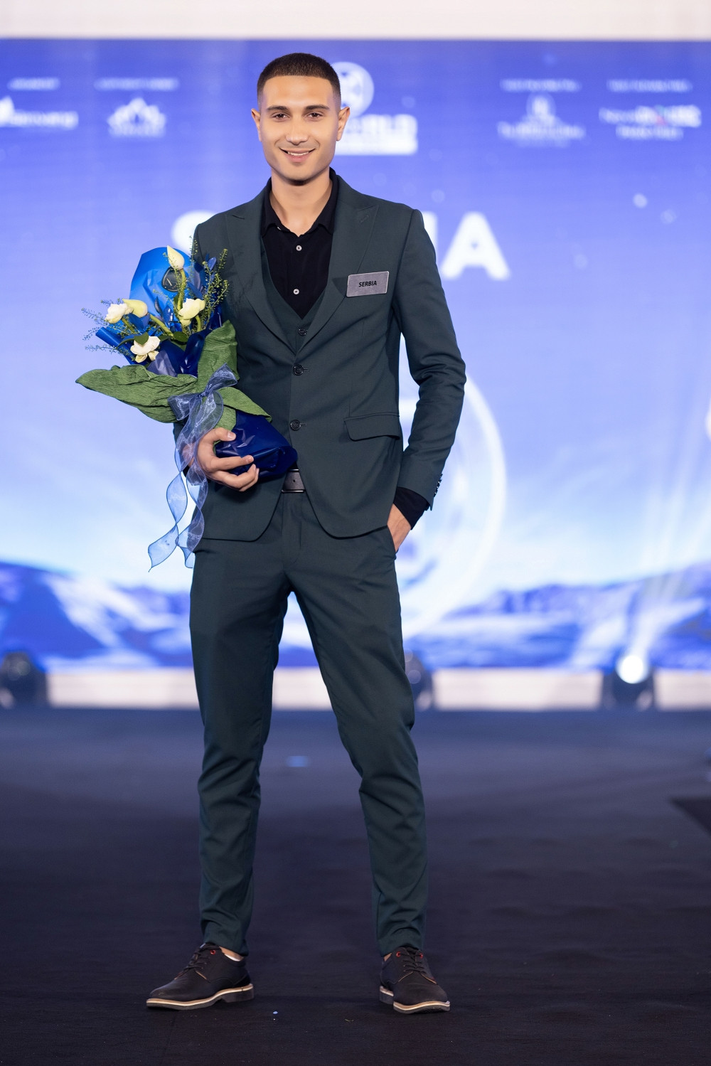 Nam vương Serbia và Nam vương Nicaragua. Nam vương Serbia và Nam vương Nicaragua.