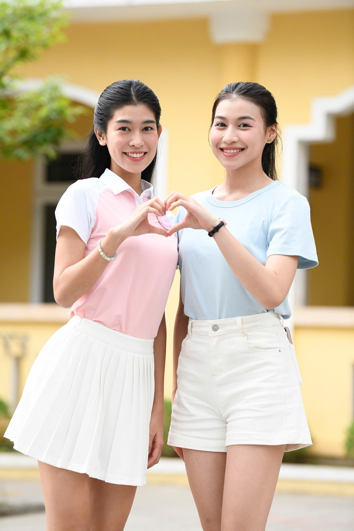 Thí sinh Nguyễn Thanh Thảo (trái) và Phạm Thị Thanh Xuân (phải). Thí sinh Nguyễn Thanh Thảo (trái) và Phạm Thị Thanh Xuân (phải).