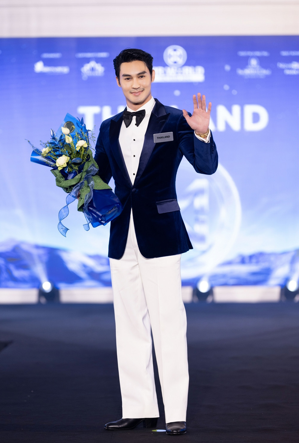 Nam vương Pakistan và Nam vương Thái Lan. Nam vương Pakistan và Nam vương Thái Lan.