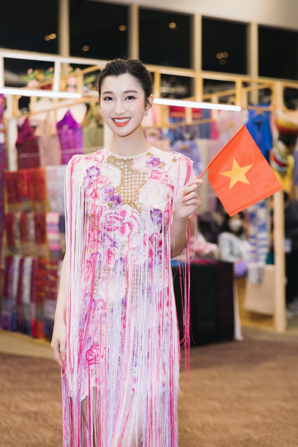 Á hậu Phương Nhi Á hậu Phương Nhi