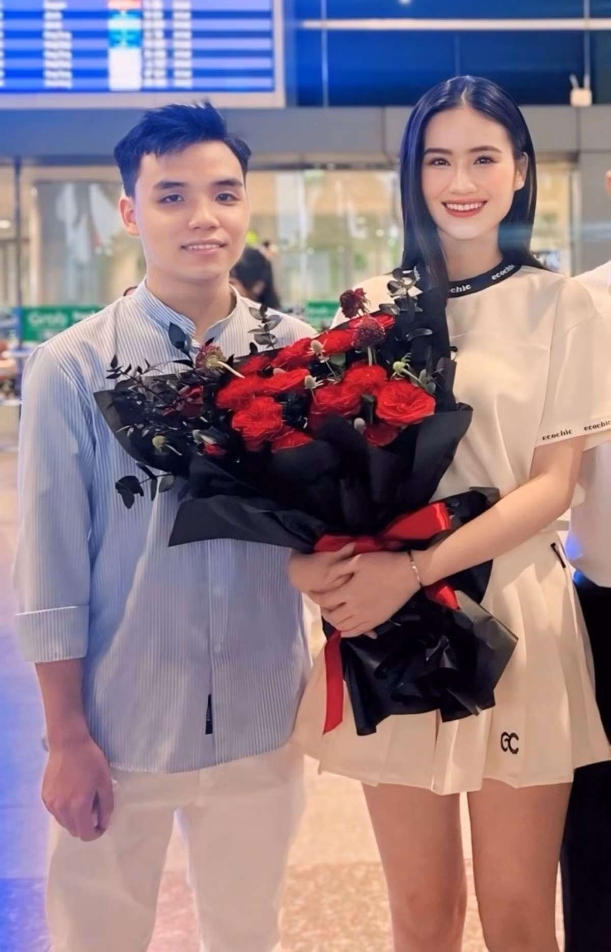 Hoa hậu Ý Nhi và bạn trai Anh Kiệt. Hoa hậu Ý Nhi và bạn trai Anh Kiệt.