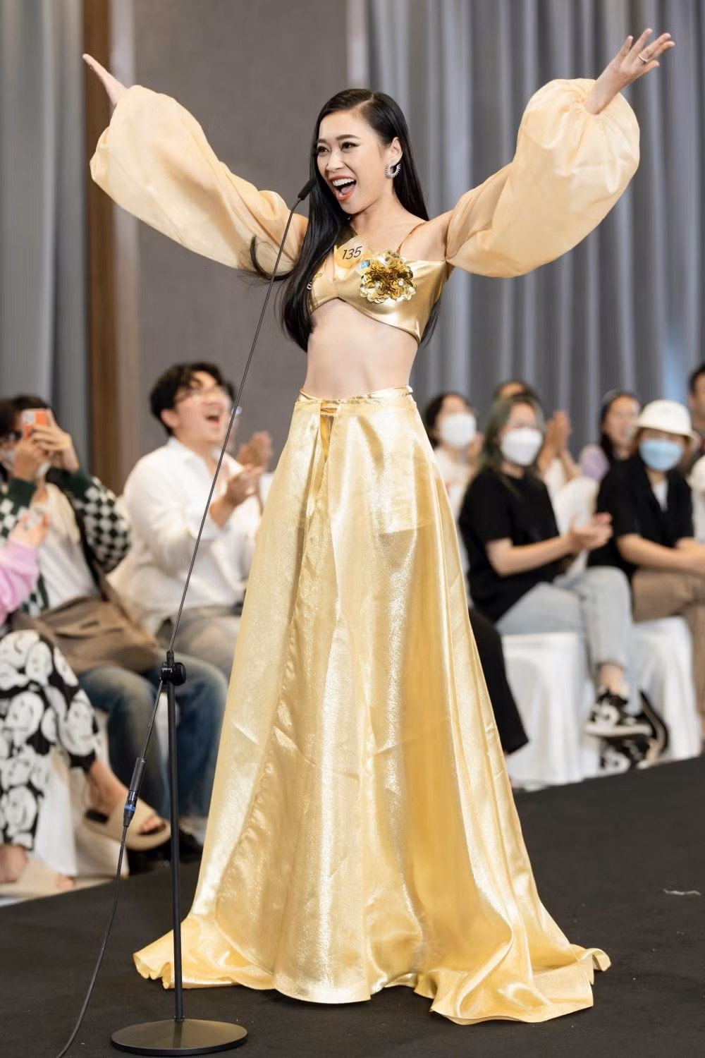 Huỳnh Thới Ngọc Thảo (nghệ danh Nguyên Thảo) sinh năm 1994, hiện tại là một diễn viên tự do. Cô đảm nhận vai “Ba Lùi” trong series phim ăn khách Gia Đình Cục Súc.