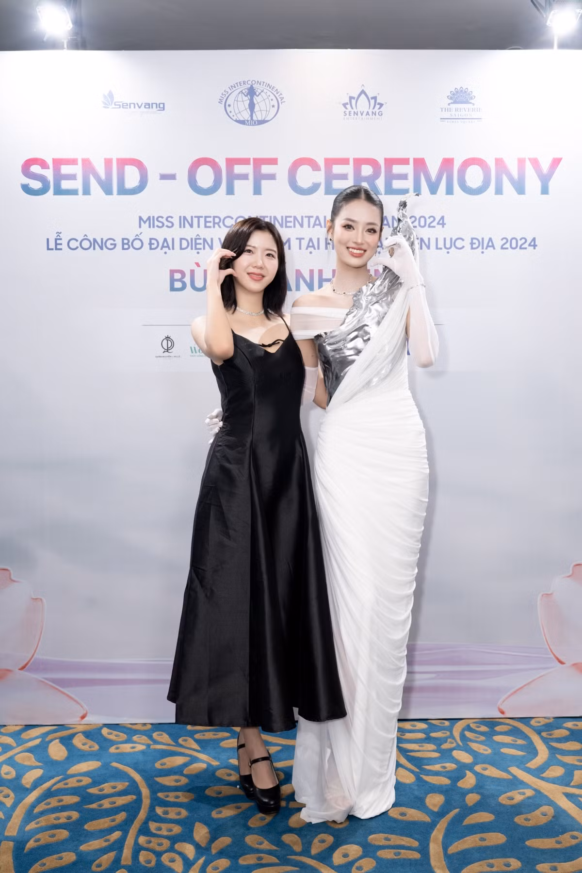 Từ trái sang phải: Yuna Vũ, Lee Rayeon và Lee Hooyeon.