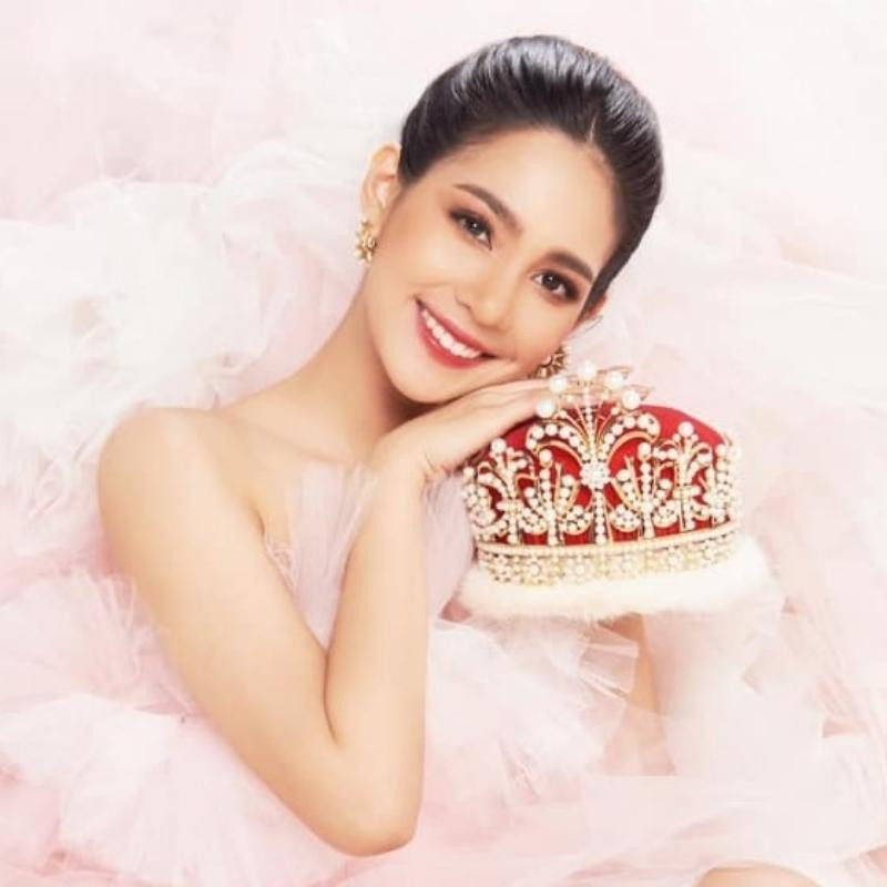 Đương kim Hoa hậu Quốc tế Sireethorn Leeramwat Đương kim Hoa hậu Quốc tế Sireethorn Leeramwat