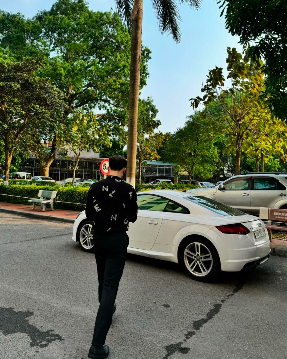 Nhan sắc "nhìn bóng lưng thôi cũng thấy đẹp trai" của Dương Hoàng Hải.