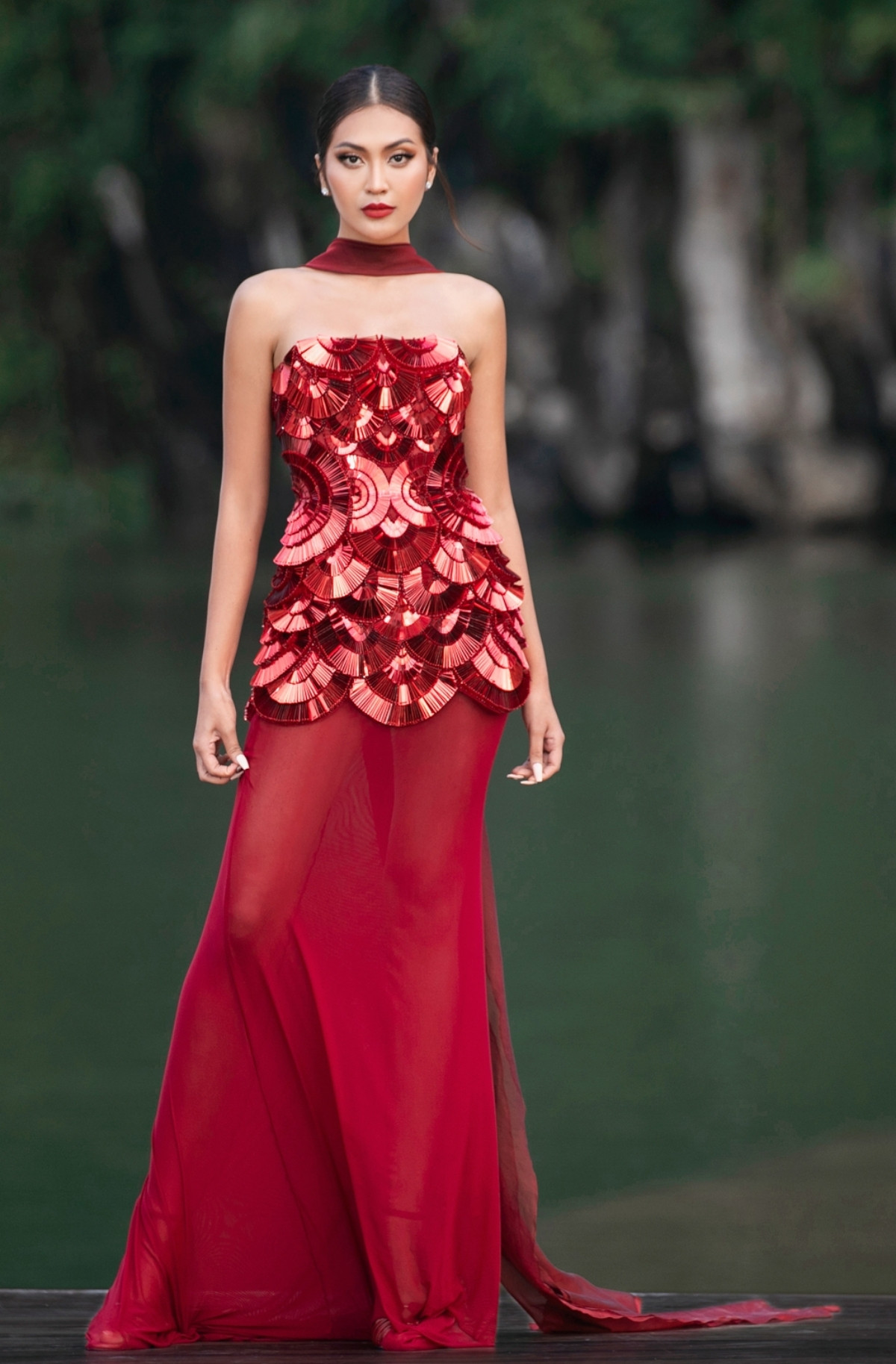 Người đẹp nổi bật tại các vòng thi trình diễn thời trang.